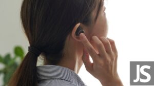 How To Keep My Earbuds In