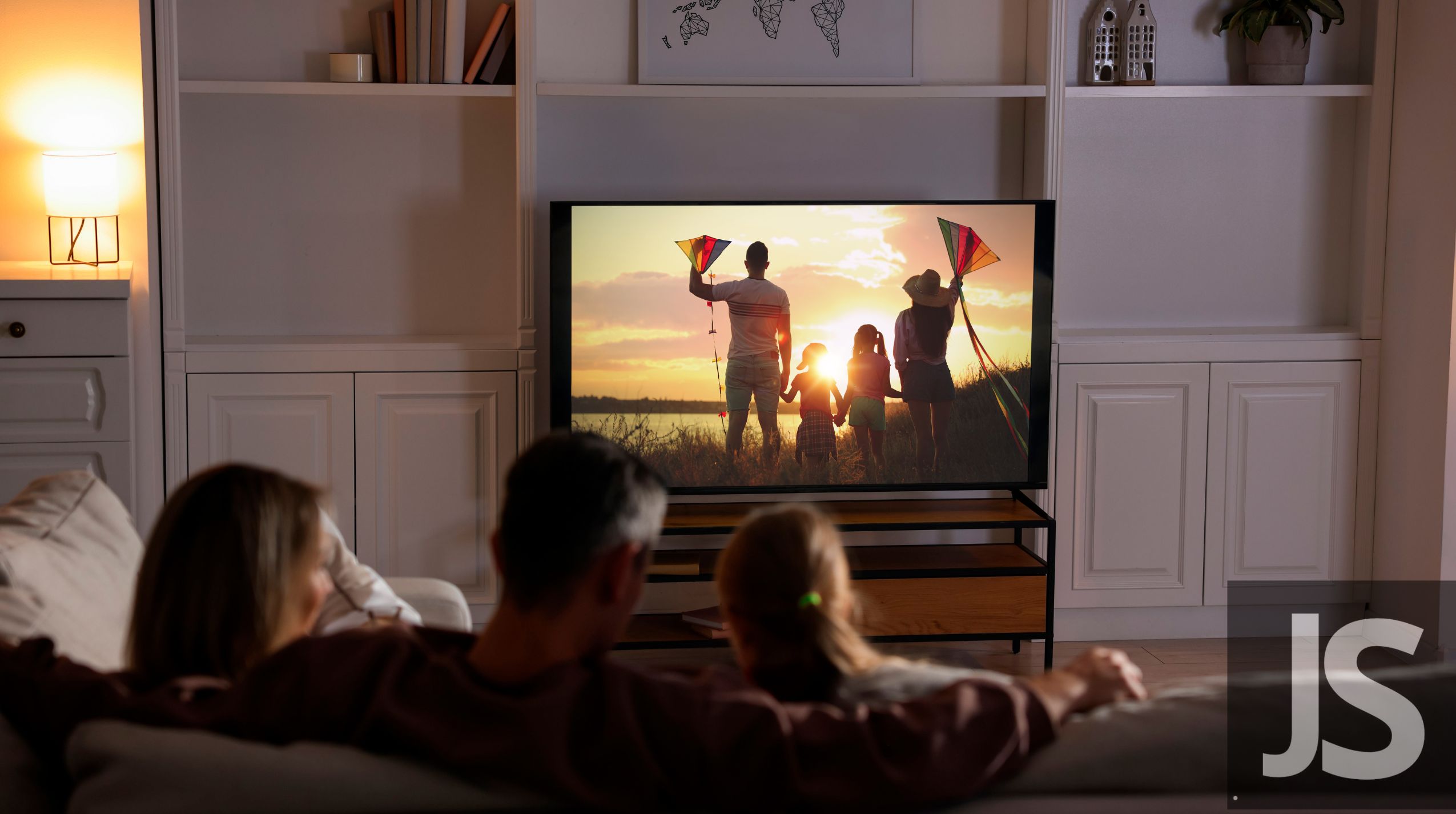 How to Watch TV with Wireless Earbuds