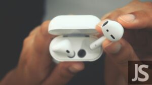 How to Get Your Earbuds Out of the Case