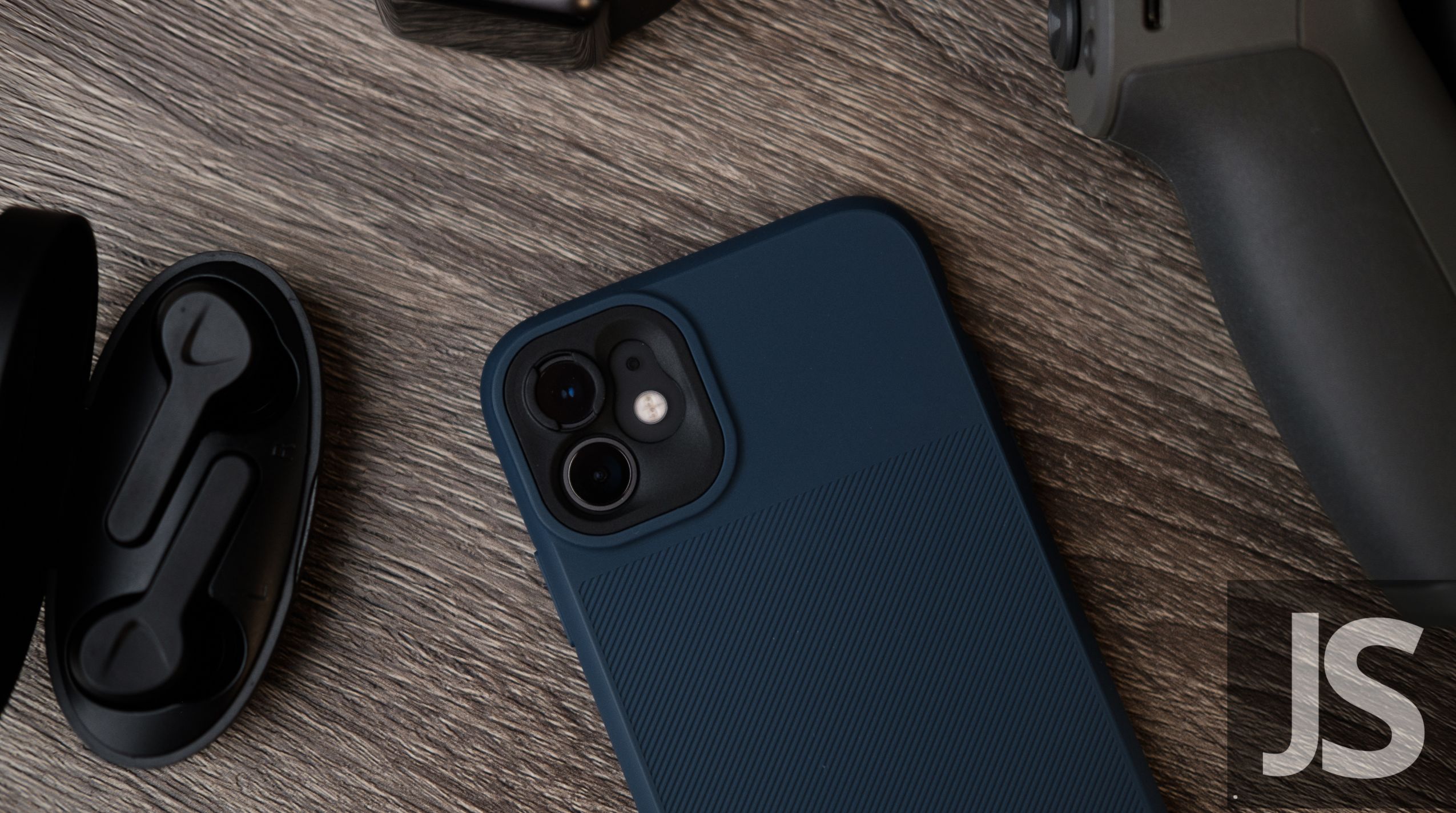 How to Connect Earbuds to an iPhone: The Ultimate Seamless Pairing Guide