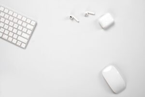 how to connect earbuds to mac computer