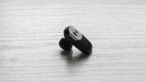 how to pair the earbuds